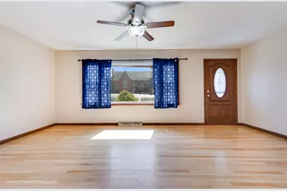 284 Washington Avenue, Hampshire, IL 60140 - Photo 3