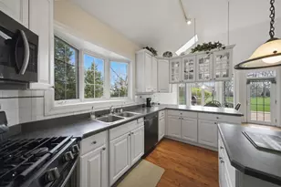 8839 S 83rd Ave, Hickory Hills, IL 60457 - Photo 9