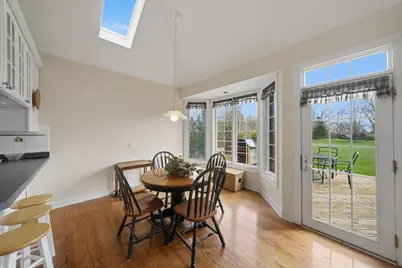 8839 S 83rd Avenue, Hickory Hills, IL 60457 - Photo 11