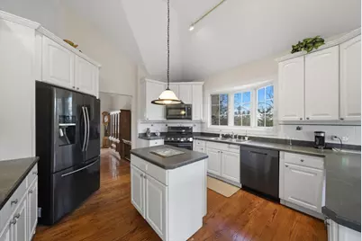 8839 S 83rd Avenue, Hickory Hills, IL 60457 - Photo 5