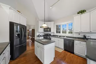 8839 S 83rd Ave, Hickory Hills, IL 60457 - Photo 5