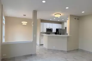 431 Pine Lake Cir, Vernon Hills, IL 60061 - Photo 5