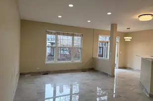 431 Pine Lake Cir, Vernon Hills, IL 60061 - Photo 3