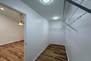 431 Pine Lake Cir, Vernon Hills, IL 60061 - Photo 23