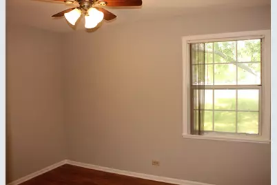 410 Ashwood Court, Vernon Hills, IL 60061 - Photo 13