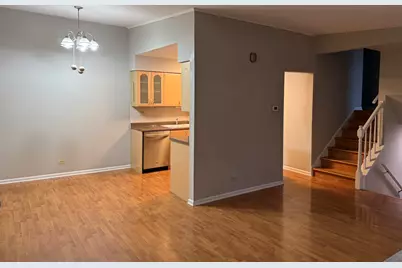 410 Ashwood Court, Vernon Hills, IL 60061 - Photo 5