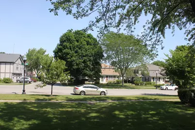 410 Ashwood Court, Vernon Hills, IL 60061 - Photo 31