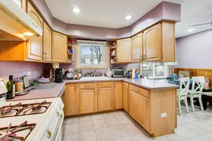 1021 Warwick Cir S, Hoffman Estates, IL 60169 - Photo 13