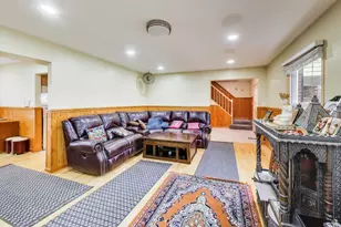 1021 Warwick Cir S, Hoffman Estates, IL 60169 - Photo 5