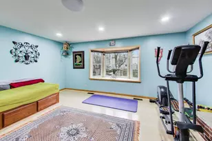 1021 Warwick Cir S, Hoffman Estates, IL 60169 - Photo 19