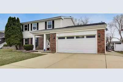 1021 Warwick Circle S, Hoffman Estates, IL 60169 - Photo 3