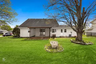 54 Smethwick Ln, Elk Grove Village, IL 60007 - Photo 17