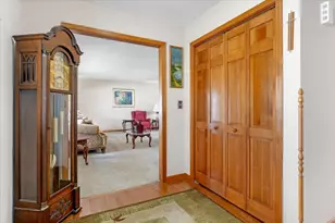 504 Augusta Dr, Chatham, IL 62629 - Photo 3