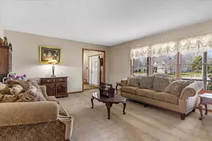 504 Augusta Dr, Chatham, IL 62629 - Photo 5