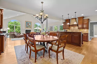716 Old Westbury Court, Crystal Lake, IL 60012 - Photo 3