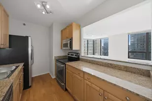 400 N LaSalle St, Chicago, IL 60654 - Photo 11