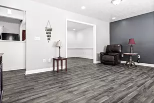 610 Rayjon Dr, Oreana, IL 62554 - Photo 3