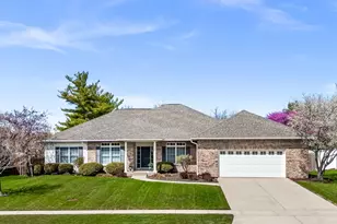 8 Sable Oaks Ct, Bloomington, IL 61704 - Photo 3