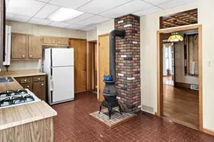 103 W Wood St, Colfax, IL 61728 - Photo 9