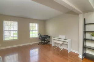 1292 Lilac Ln, Carol Stream, IL 60188 - Photo 3