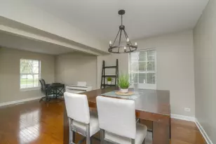 1292 Lilac Ln, Carol Stream, IL 60188 - Photo 5