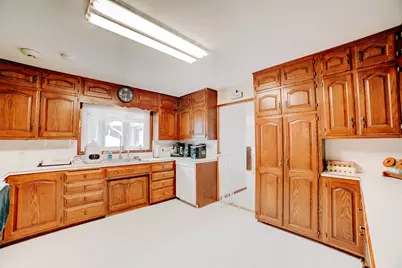 905 S 4th Street, Watseka, IL 60970 - Photo 7