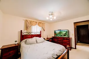 905 S 4th St, Watseka, IL 60970 - Photo 21