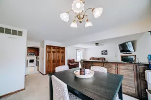 905 S 4th St, Watseka, IL 60970 - Photo 17