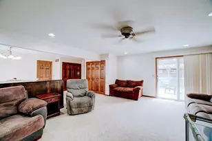 905 S 4th St, Watseka, IL 60970 - Photo 13