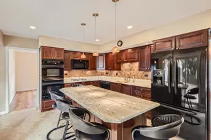 2S170 Stratford Rd, Glen Ellyn, IL 60137 - Photo 3
