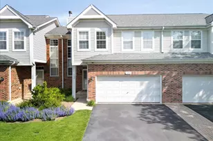 125 Chestnut Hills Cir, Burr Ridge, IL 60527 - Photo 1