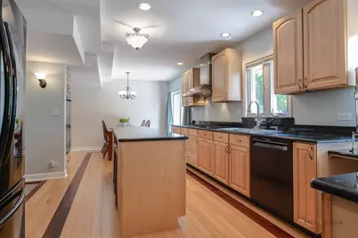 225 Stratford Road, Des Plaines, IL 60016 - Photo 11