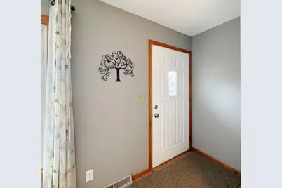 1618 Pine Trail, Sycamore, IL 60178 - Photo 3