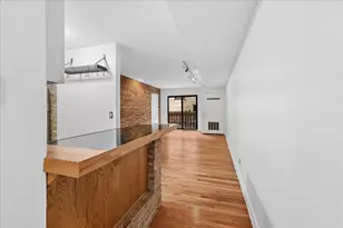 805 W Oakdale Ave, Chicago, IL 60657 - Photo 9