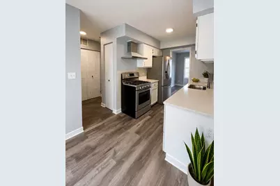 404 Lauren Lane, Island Lake, IL 60042 - Photo 3