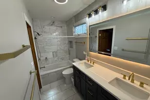 121 N Princeton Ave, Villa Park, IL 60181 - Photo 15