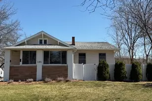 121 N Princeton Ave, Villa Park, IL 60181 - Photo 1