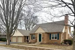 318 Second Ave, Libertyville, IL 60048 - Photo 1