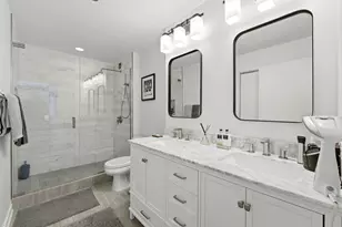 200 W Grand Ave, Chicago, IL 60654 - Photo 15