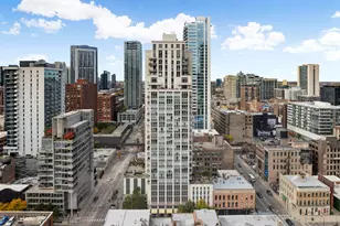 200 W Grand Ave, Chicago, IL 60654 - Photo 25
