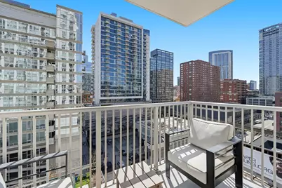 200 W Grand Avenue #903, Chicago, IL 60654 - Photo 11