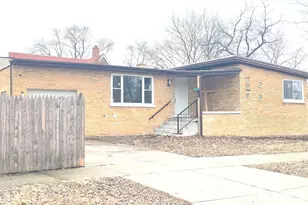2521 120th St, Blue Island, IL 60406 - Photo 1