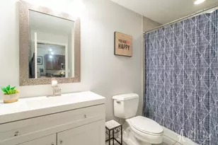 1071 W 15th St, Chicago, IL 60608 - Photo 9