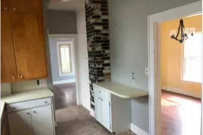 1662 S Chicago Avenue, Freeport, IL 61032 - Photo 7