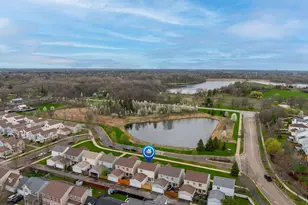 568 Four Seasons Blvd, Aurora, IL 60504 - Photo 31