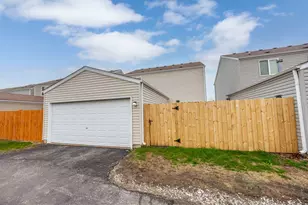 568 Four Seasons Blvd, Aurora, IL 60504 - Photo 7