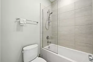 843 W Fletcher St, Chicago, IL 60657 - Photo 29