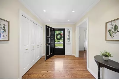 2407 Iroquois Road, Wilmette, IL 60091 - Photo 5