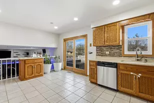 16951 Shannon Dr, Tinley Park, IL 60477 - Photo 9