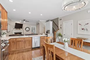 225 5th St, Libertyville, IL 60048 - Photo 5